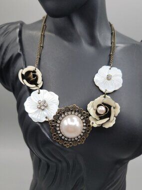 Park Lane Statement Necklace J'adore Flower & Mother Of Pearl 20" Vintage